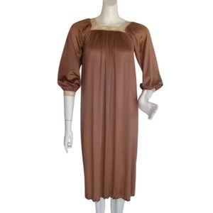 Vintage Nightgown, XS/S, Brown, Tan Lace, Rippled hem, 3/4 sleeves